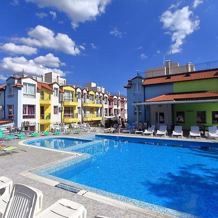 Private Apartment With Parking And Pool Балчик Экстерьер фото